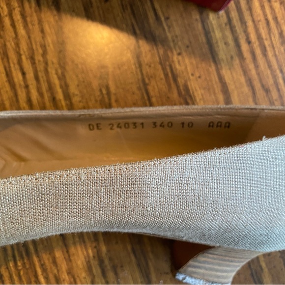 Ferragamo pumps - Picture 3 of 5